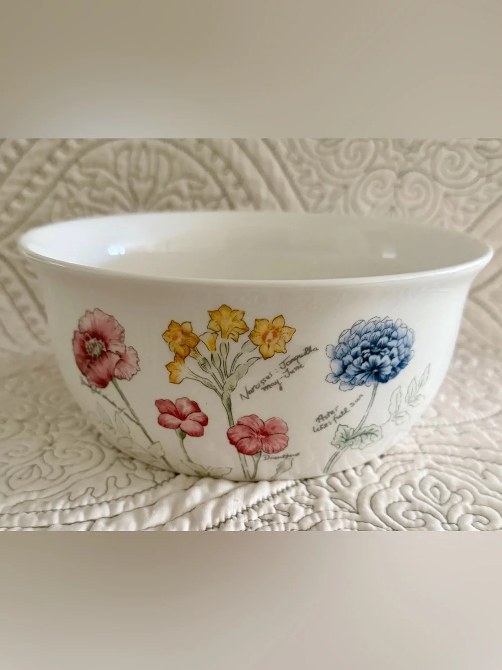 Lenox Artist Sketchbook Two Quart Round Covered Casserole Dish with Glass Lid